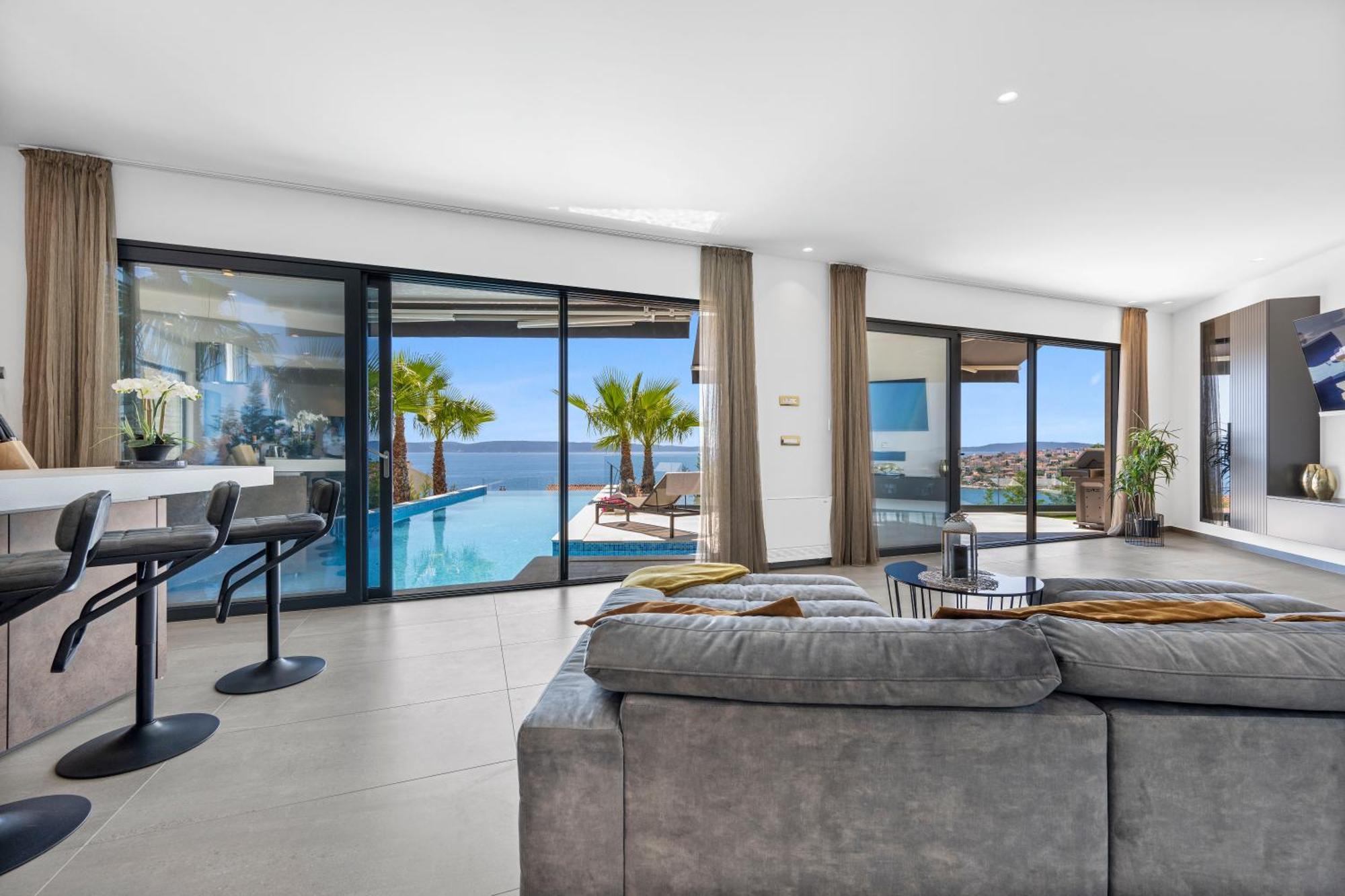 Medusa Villa *